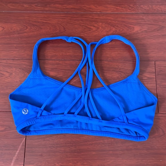 Lululemon free to be sports bra - Picture 2 of 4